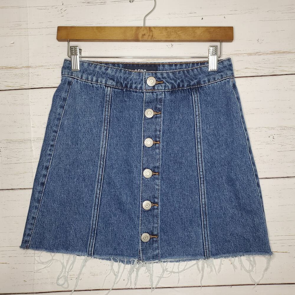 Aeropostale High Rise Denim Mini Skirt Button‎ Front Raw Hem Blue Womens Size 0